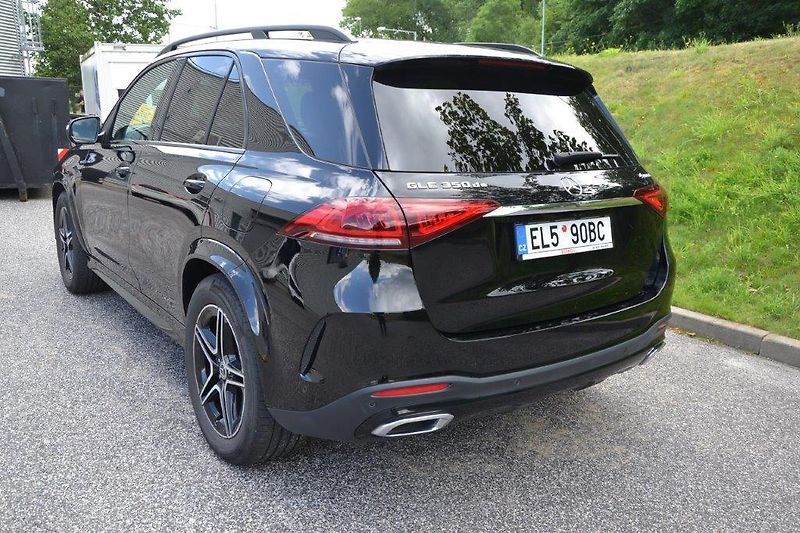 Mercedes-Benz GLE 350.de Plug-in Hybrid AMG 4Mat - fotka 8 z 46