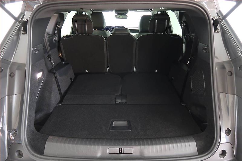 Peugeot 5008 (2025) Allure PureTech 130 - fotka 14 z 20