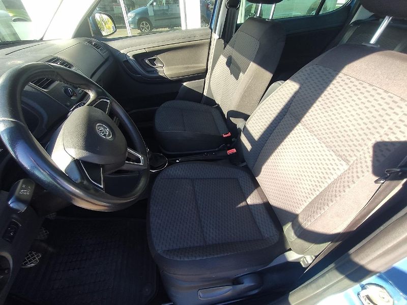 Škoda Fabia (2013) AMBIENTE 1.2 TSI 63 kW DPH - fotka 19 z 27