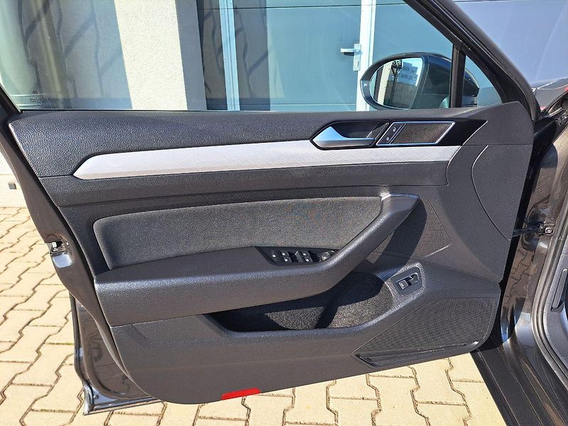 Volkswagen Passat (2022) 1.5 TSI DSG, ZÁRUKA - fotka 21 z 35