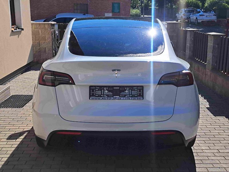 Tesla Model Y (2023) RWD LED ACC 19ALU NAVI SOH 91% - fotka 4 z 17