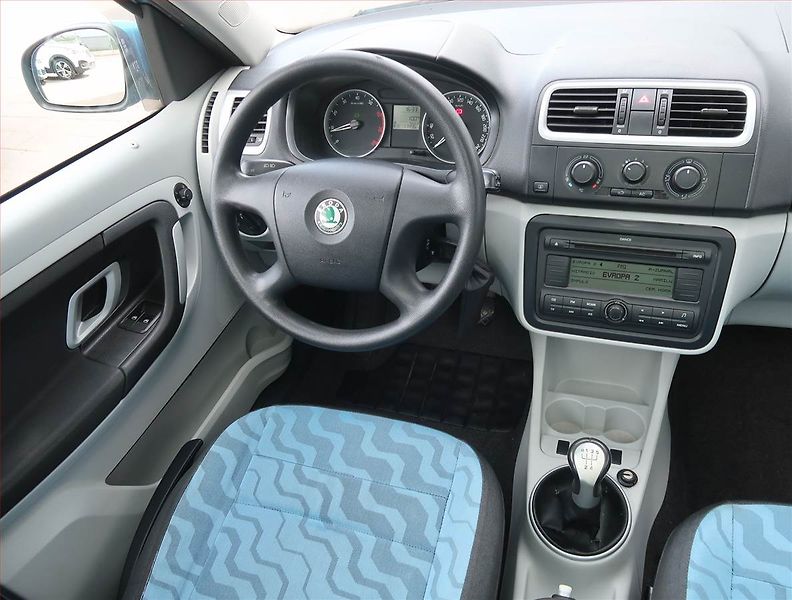 Škoda Roomster (2006) 1.4 16V, po STK, Tažné - fotka 7 z 13
