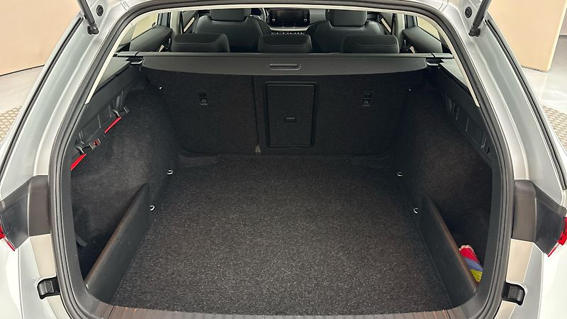 Škoda Octavia 1.0 TSI Ambition Combi - fotka 17 z 24