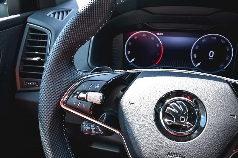 Škoda Karoq (2023) 1,5Tsi Sportline Exclusive DSG - fotka 29 z 30
