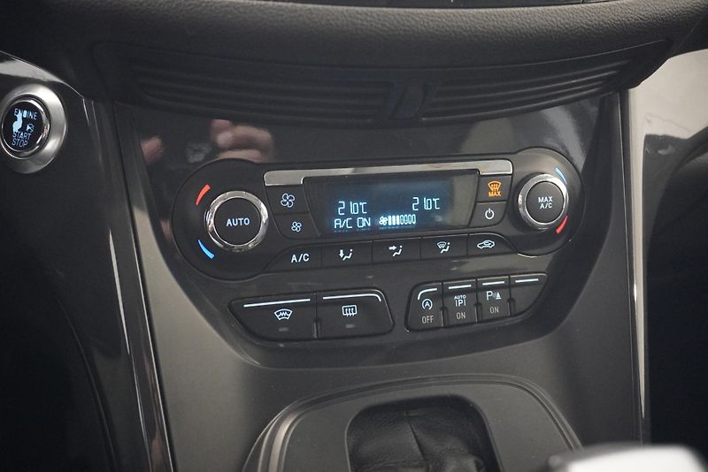 Ford Kuga 2.0 TDCI 132kW TITANIUM 4X4 - fotka 20 z 32