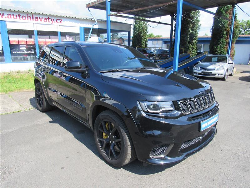 Jeep Grand Cherokee 6,2 V8 HEMI Trackhawk 527kW - fotka 3 z 37
