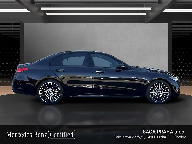 Mercedes-Benz Třídy C 200 AMG Night - fotka 3 z 18