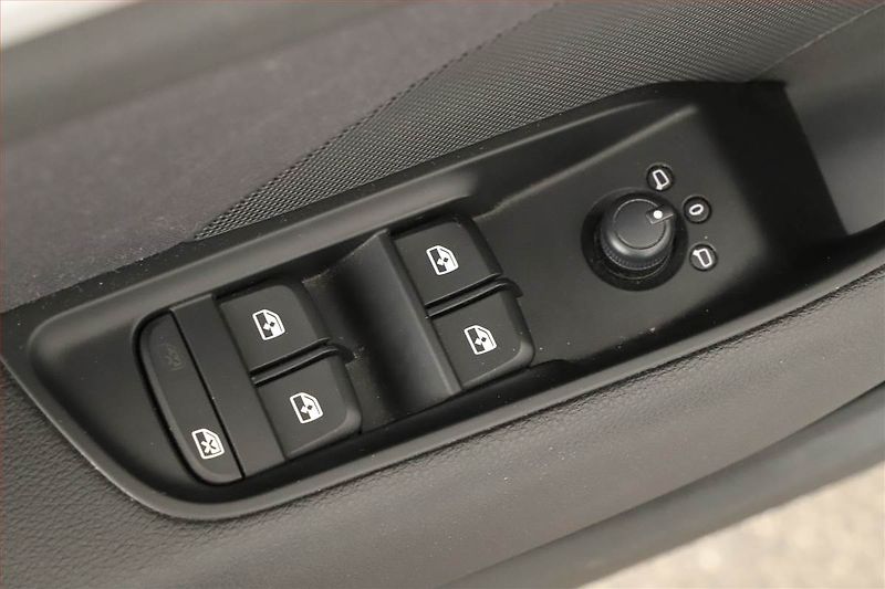 Audi A3 (2017) e-tron, Automat, Navi - fotka 19 z 21
