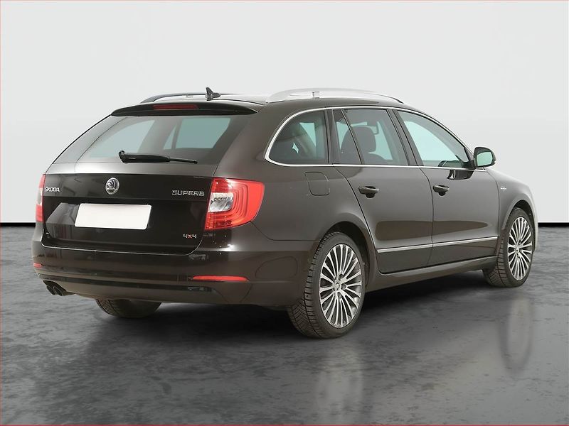 Škoda Superb (2014) Laurin&Klement 2.0 TDI, 4X4 - fotka 5 z 17