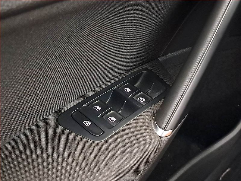 Volkswagen Golf (2018) 1.0 TSI, Tempomat - fotka 19 z 19