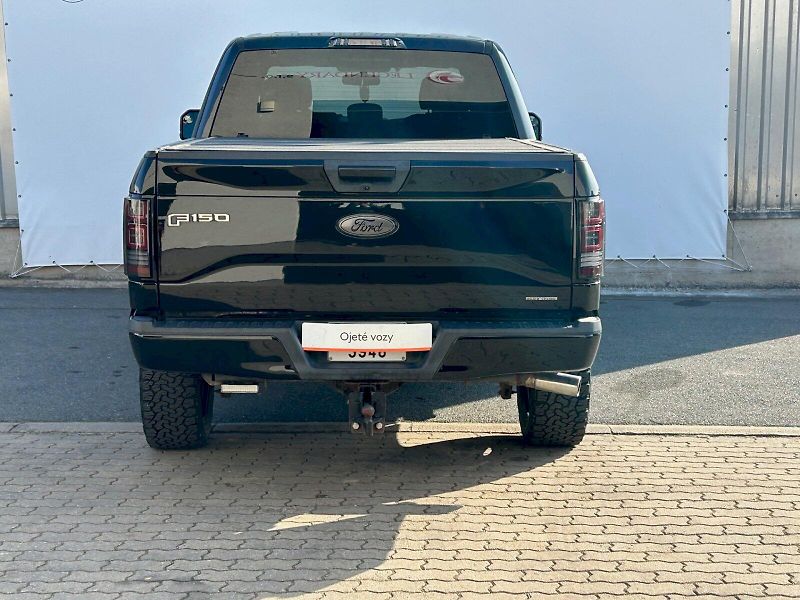 Ford F-150 (2015) XLT - fotka 8 z 20