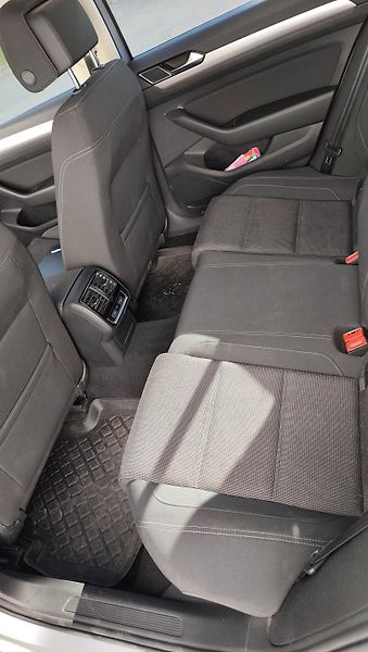Volkswagen Passat (2019) Webasto-el.tažné-Matrix-Adapt. - fotka 29 z 37