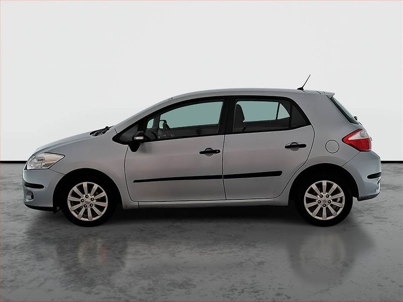 Toyota Auris (2010) 1.6 Valvematic - fotka 3 z 16