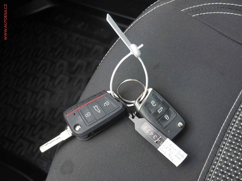 Škoda Octavia (2014) 1.2TSi, ČR, Ambition - fotka 15 z 15