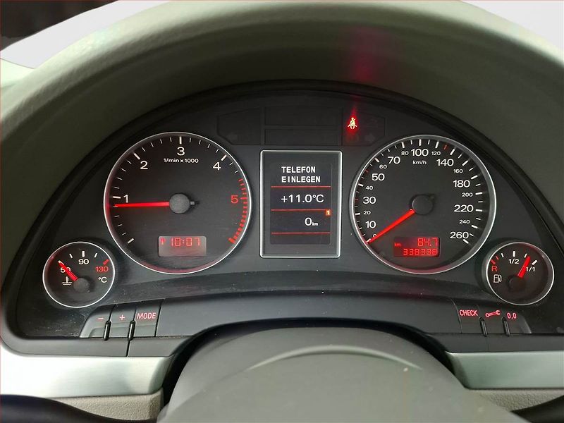 Audi A4 (2006) 3.0 TDI , 4X4, po STK, Tažné - fotka 11 z 15
