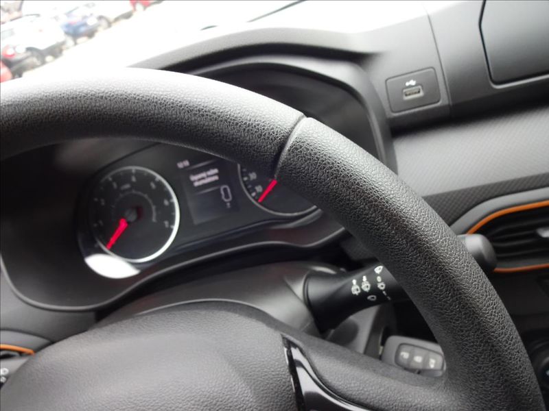 Dacia Sandero 1,0 TCe STEPWAY - fotka 38 z 46