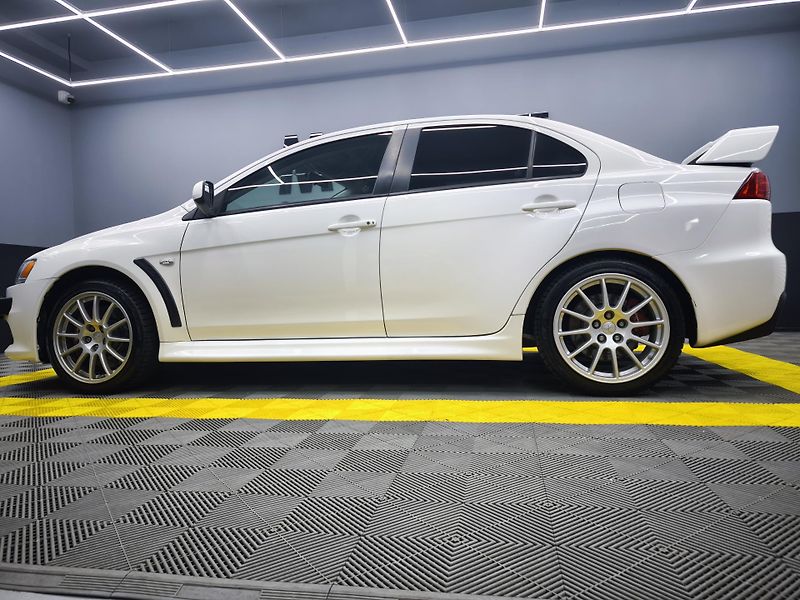Mitsubishi Lancer (2011) EVO X - fotka 17 z 34