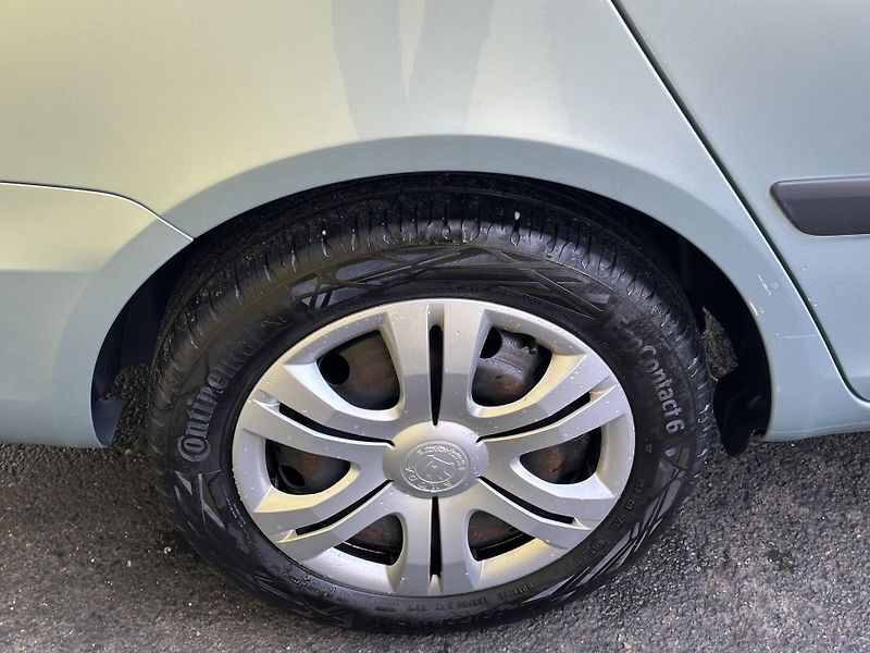 Škoda Fabia (2011) KOMBI 1.2TSI/63kW *KLIMA/TZ*  - fotka 26 z 28