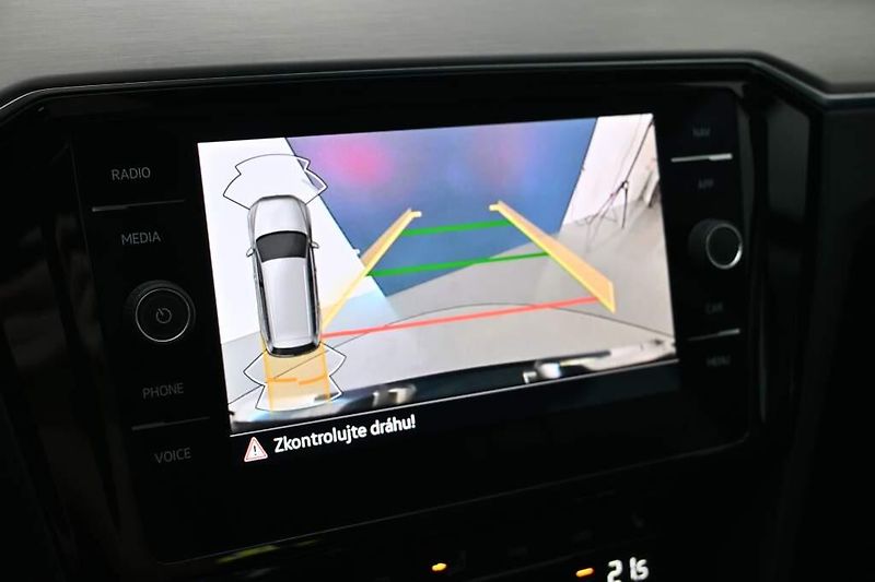 Volkswagen Passat (2022) 2.0 ELEGANCE LED MATRIX ACC Ta - fotka 20 z 32