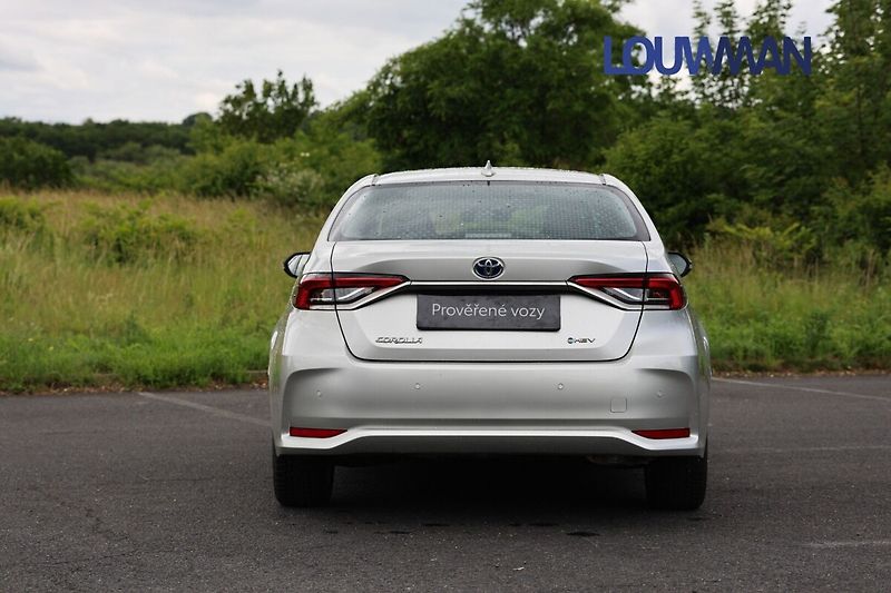 Toyota Corolla 1.8 HEV CVT COMFORT TECH - fotka 23 z 24