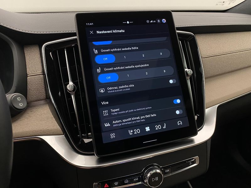 Volvo XC90 (2025) T8 AWD Plug-in DARK ULTRA - fotka 54 z 75