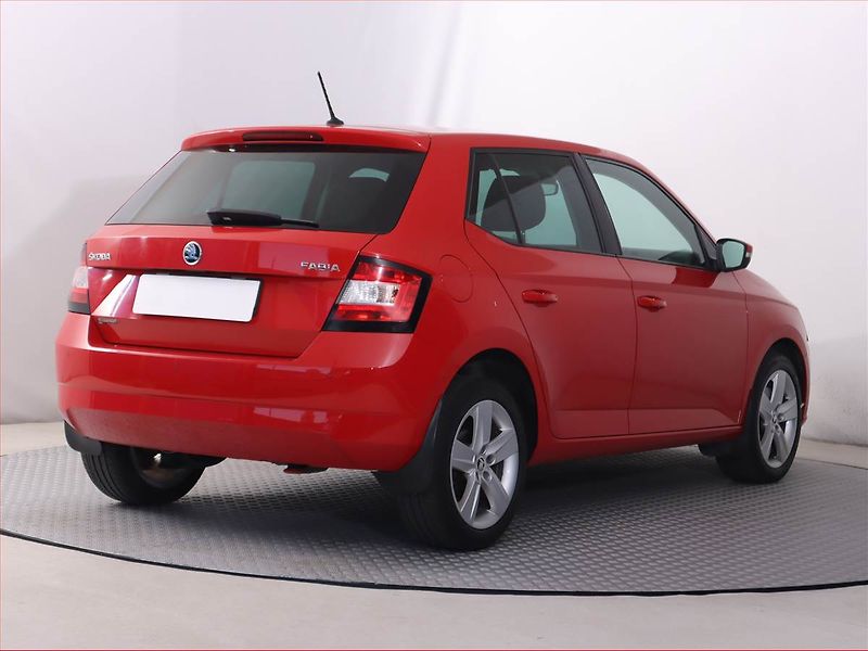 Škoda Fabia (2015) Style 1.2 TSI, Serv.kniha - fotka 5 z 19