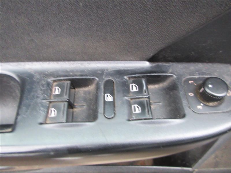 Volkswagen Passat 2,0 TDi, 103 Kw, Vada Turba, N - fotka 20 z 21