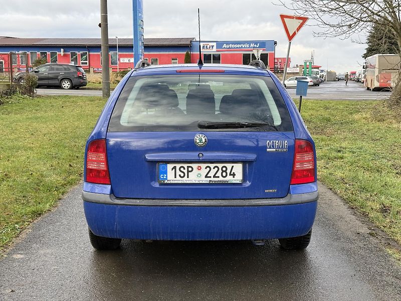 Škoda Octavia (2010) Combi Tour 1.9 TDi 74kw (2010) - fotka 4 z 14