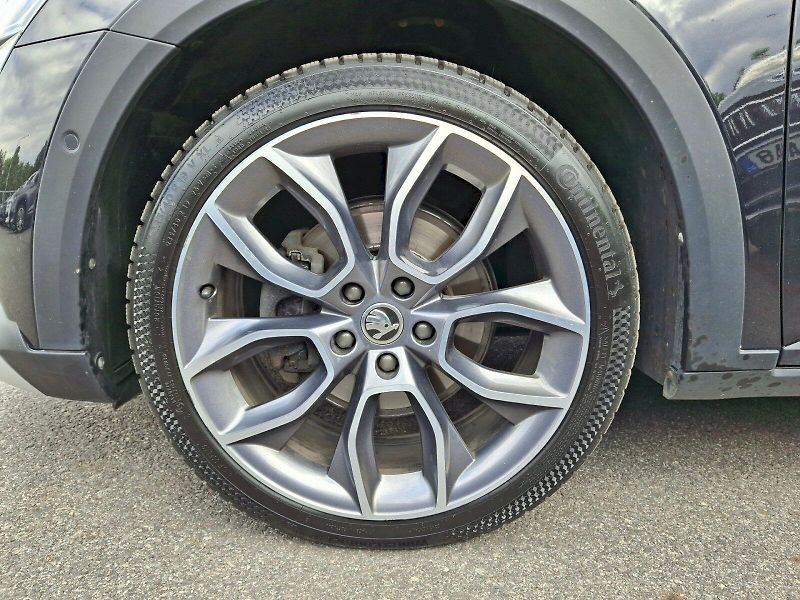 Škoda Superb (2022) Combi Scout DSG 4x4 2,0TDi 147 - fotka 35 z 35