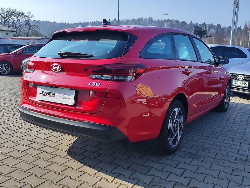 Hyundai i30 1.5 T-GDI/103kW Comfort 16 DCT - fotka 5 z 28