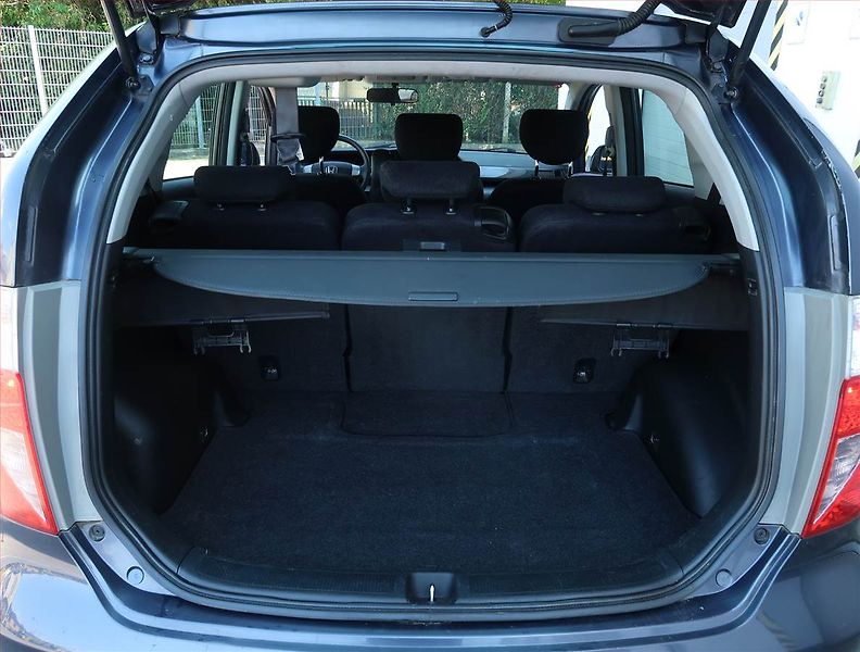 Honda FR-V (2005) 1.7, 6 míst, ČR,1.maj - fotka 13 z 15