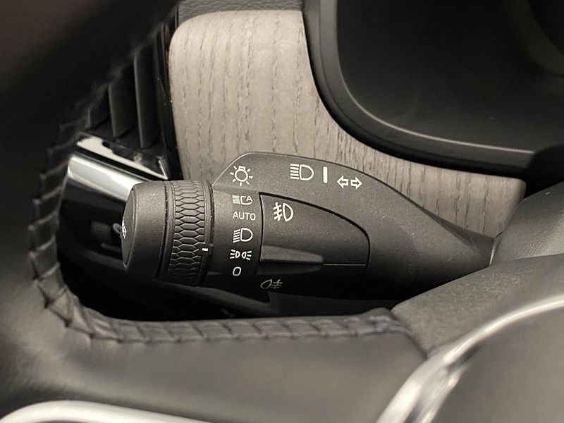 Volvo V90 CC B4 AWD MOMENTUM AUT - fotka 22 z 65