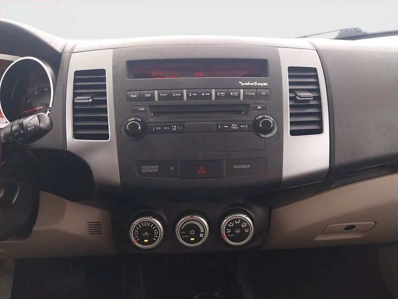 Mitsubishi Outlander (2009) 2.4 MIVEC, LPG, 4X4, Automat - fotka 12 z 21