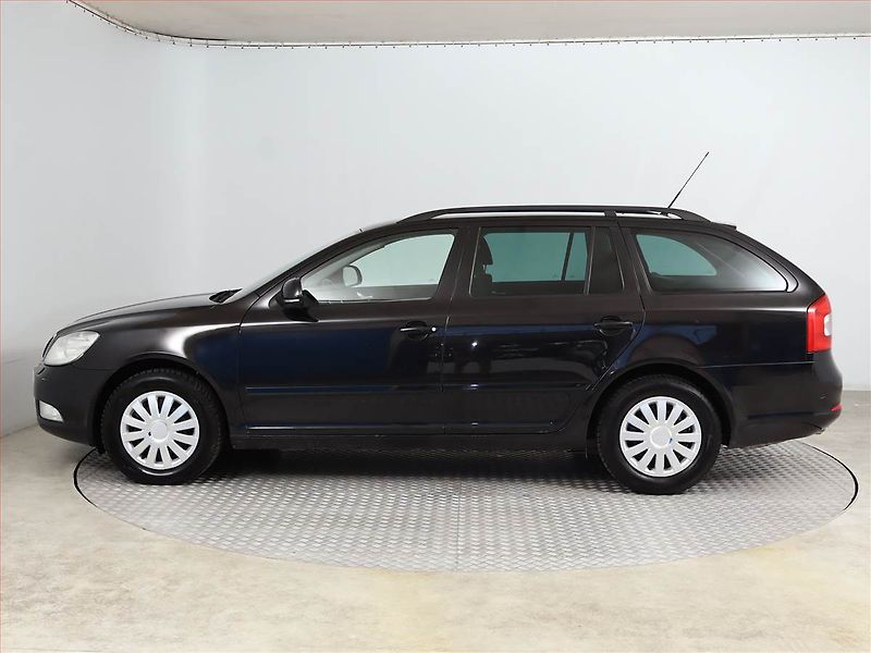 Škoda Octavia (2009) Elegance 1.4 TSI, po STK - fotka 3 z 12
