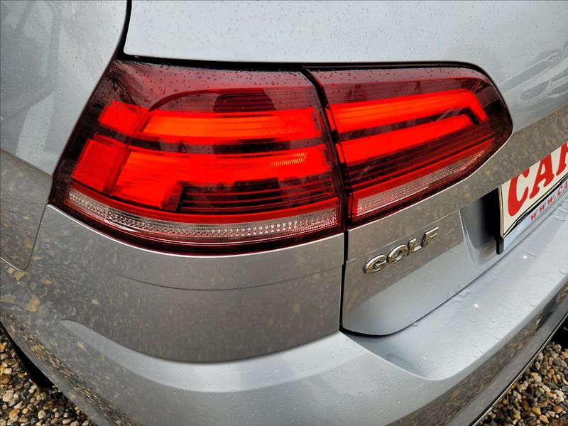 Volkswagen Golf 1,0 TSI,navi,digiklima,acc,alu - fotka 44 z 49