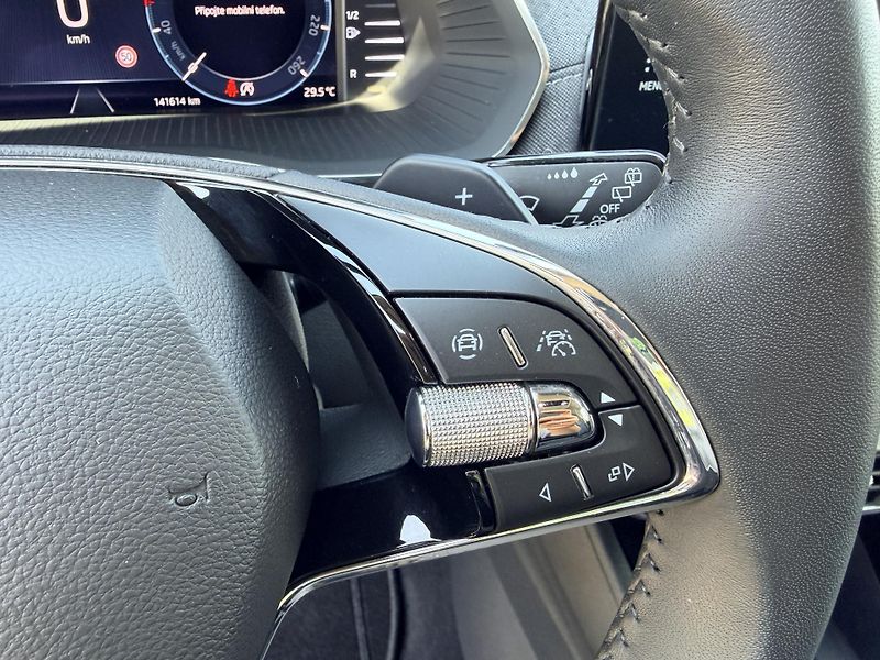 Škoda Octavia 2.0TDI STYLE VIRTUAL REZERVACE - fotka 17 z 53