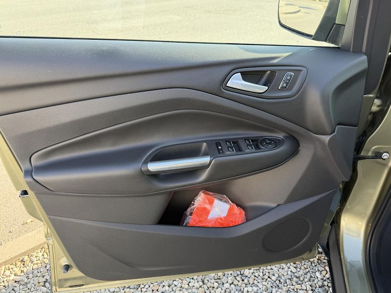 Ford Kuga 1,5 EcoBoost / 110kW  - fotka 9 z 50