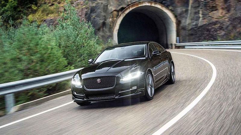 Jaguar XJ.