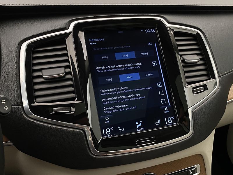 Volvo XC90 D5 AWD INSCRIPTION REZERVACE - fotka 48 z 54