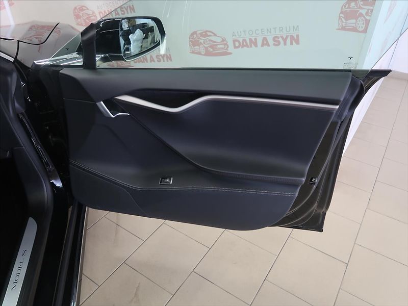 Tesla Model S 0,0 100D AWD! - fotka 12 z 30