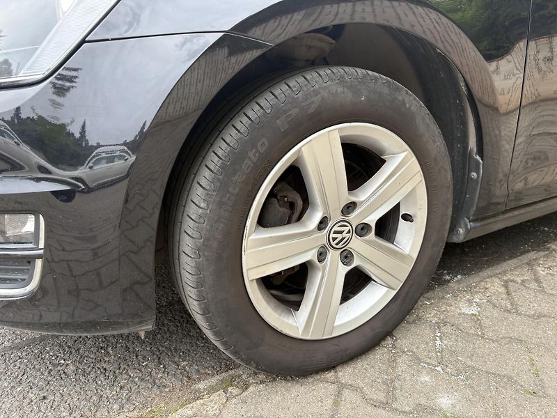 Volkswagen Golf (2017) kombi 2,0TDI Bluemotion - fotka 6 z 23