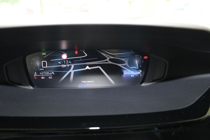 Peugeot 308 (2023) 1.2i,ALLURE PACK,130HP,DPH,ČR - fotka 18 z 22