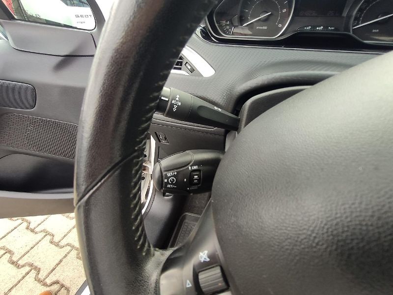 Peugeot 2008 (2016) Active 1.6 HDI 100k MAN5 - fotka 25 z 29