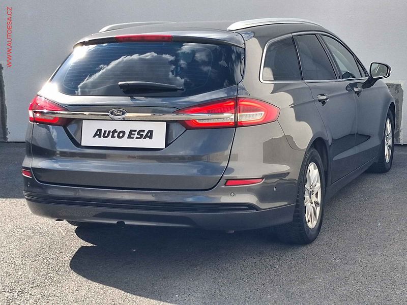 Ford Mondeo (2018) 2.0 TDCi, 2.maj, LED, navi - fotka 4 z 21