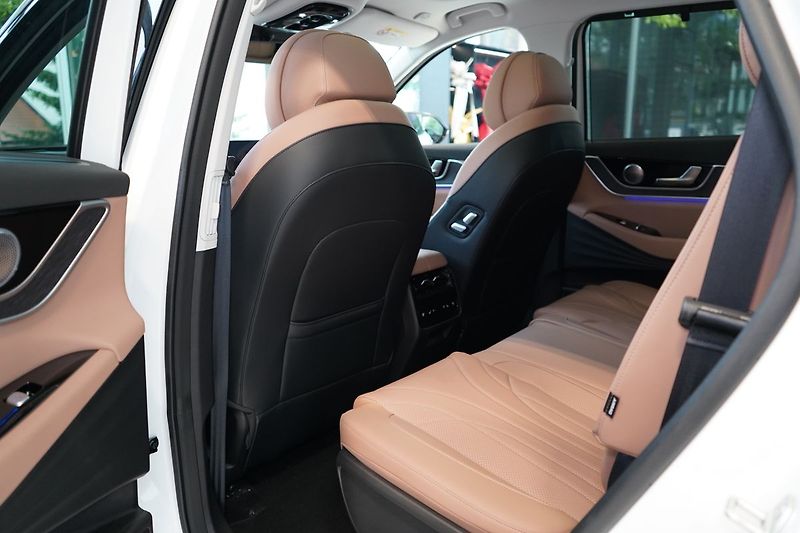 Chery Ostatní UNIQUE 1.5 TGDI PHEV - fotka 18 z 22