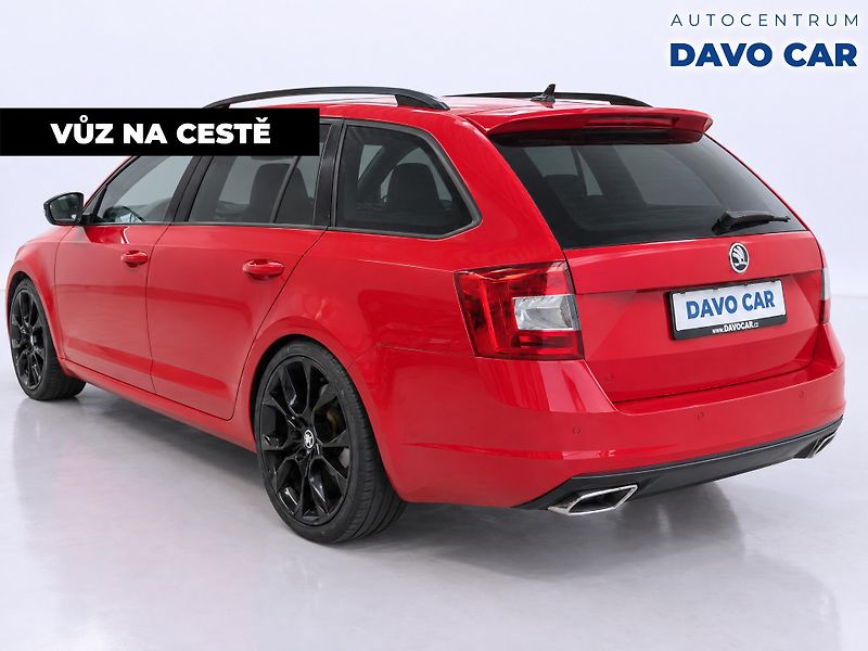 Škoda Octavia 2,0 TDI RS DSG Challenge 1.Maj - fotka 2 z 12