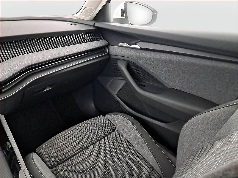 Škoda Superb (2024) 2.0 TDI - fotka 8 z 23