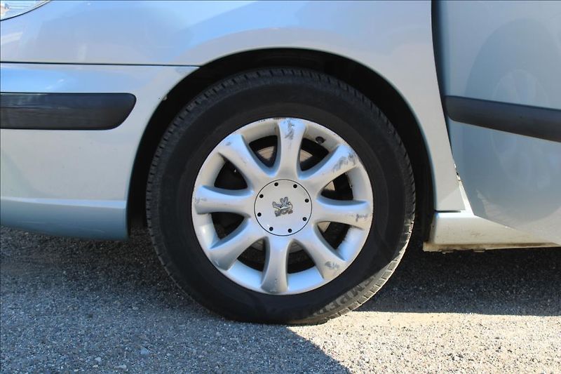 Peugeot 807 2,2 HDi  1.maj., ČR, TAŽNÉ - fotka 22 z 28