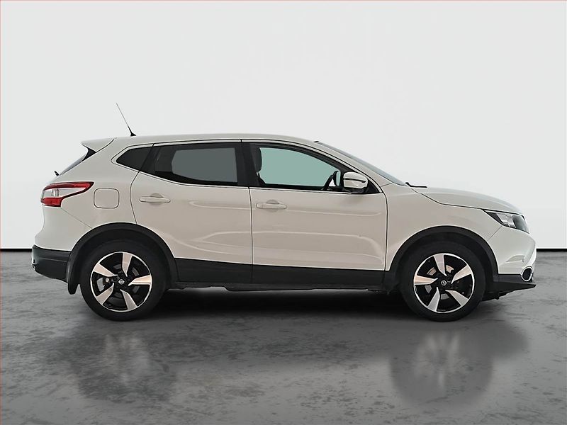 Nissan Qashqai (2015) 1.2 DIG-T, Automat, ČR,1.maj - fotka 6 z 28