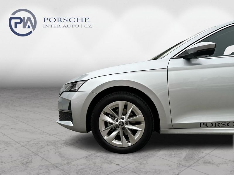Škoda Octavia IV FL Combi Top Selection 2.0 - fotka 9 z 24